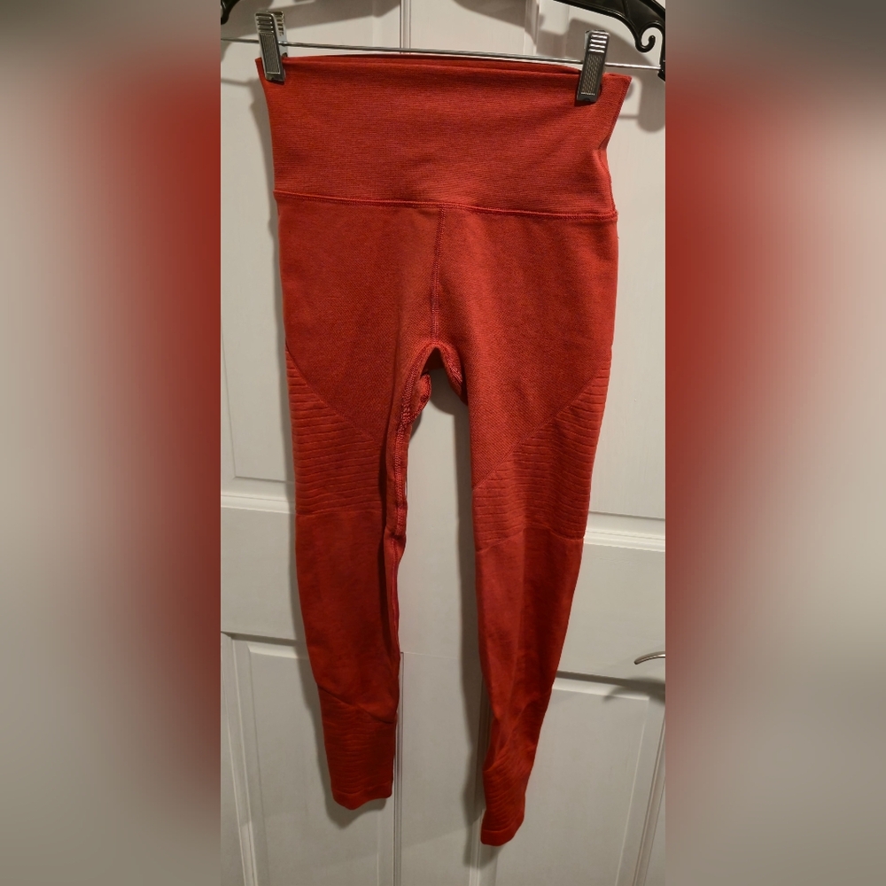 Alphalete Women's Vibrant Red Leggings